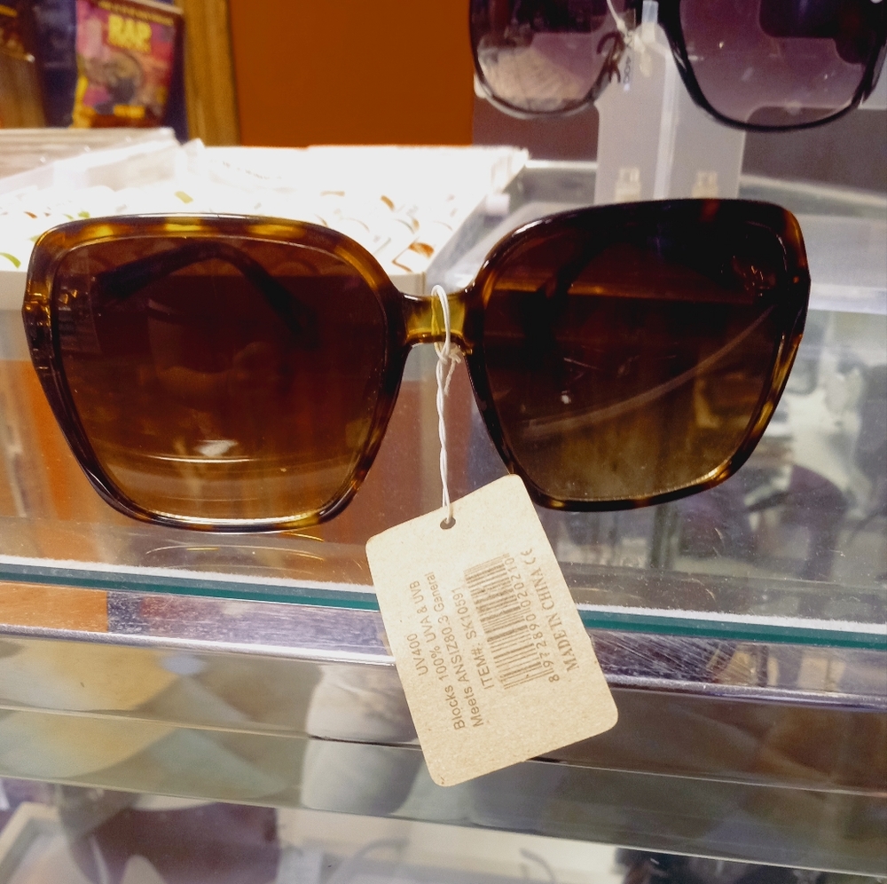 NWT Ladies Sunglasses! 🕶️
